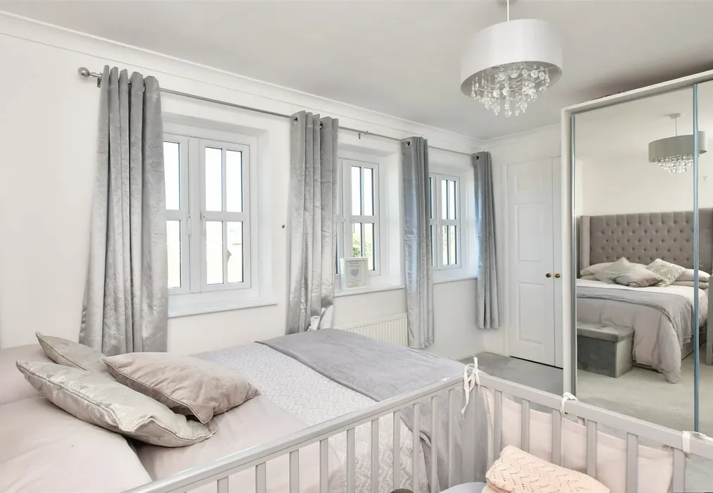 Bedroom 1 - Ladies Mile Road, Patcham, East Sussex - Wards of Kent