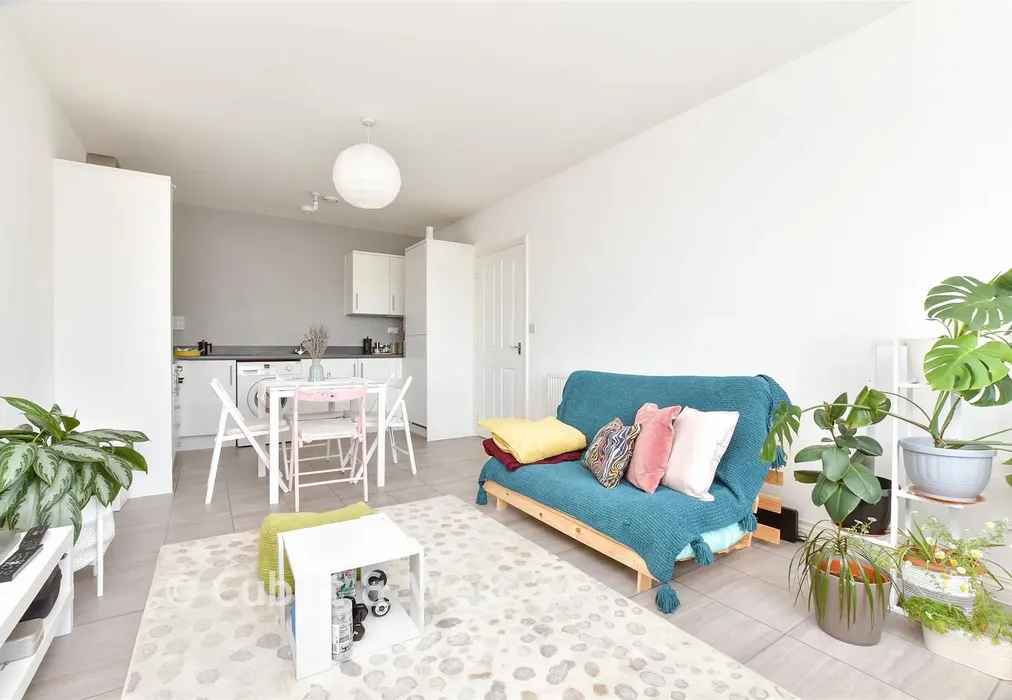 Lounge / Kitchen - London Road, Wallington, Surrey - Wards of Kent