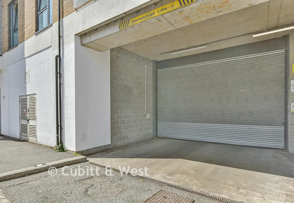 Garage - London Road, Wallington, Surrey - Wards of Kent