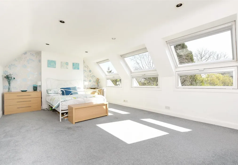 Bedroom 1 - Copse Hill, Purley, Surrey - Wards of Kent