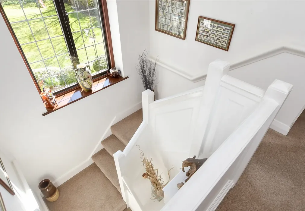 Internal Lifestyle Photograph - Copse Hill, Purley, Surrey - Wards of Kent