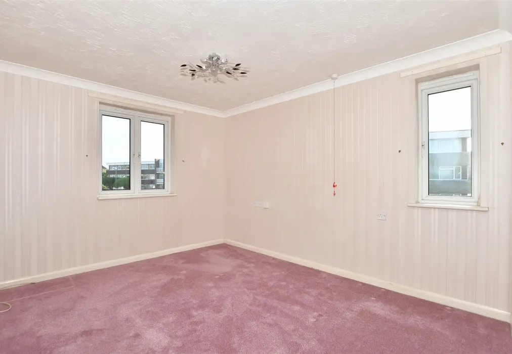 Bedroom 1 - Silverwood Court, Rustington, West Sussex - Wards of Kent