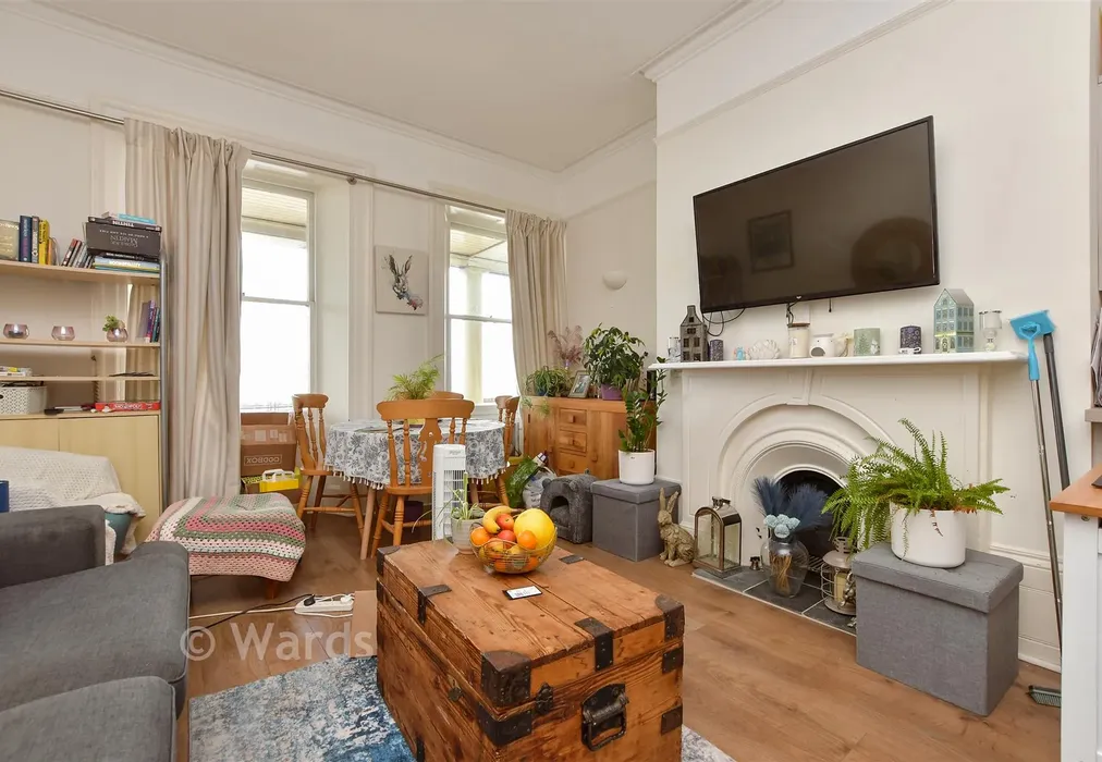 Kitchen / Lounge - Wellington Crescent, Ramsgate, Kent - Wards of Kent