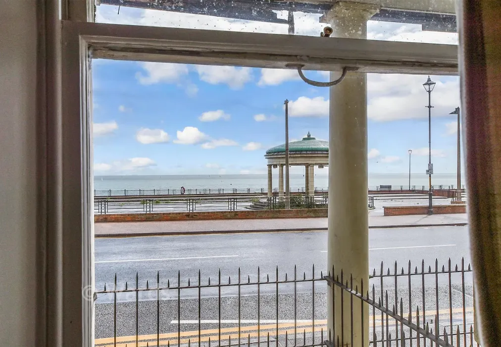 Views To Front - Wellington Crescent, Ramsgate, Kent - Wards of Kent