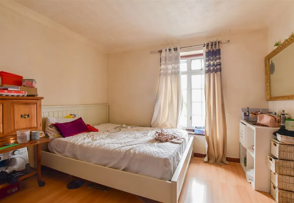 Bedroom 2 - Shaws Road, Northgate, Crawley, West Sussex - Wards of Kent