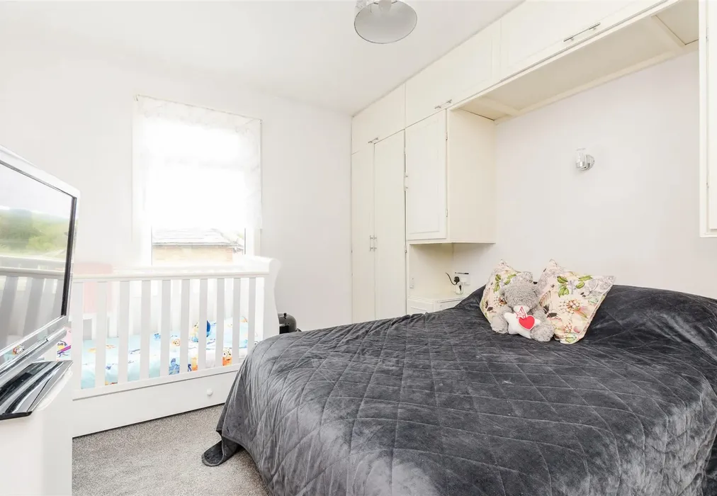 Bedroom 1 - High Street, Farningham, Kent - Wards of Kent