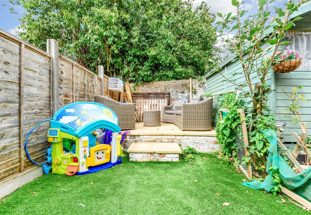 Rear Garden - High Street, Farningham, Kent - Wards of Kent