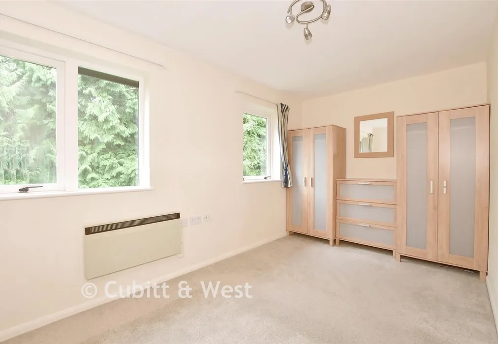 Bedroom 1 - Fairfield Road, East Grinstead, West Sussex - Wards of Kent