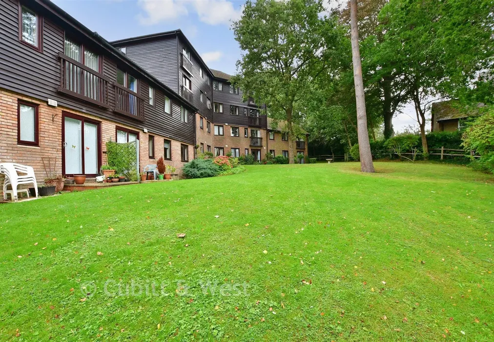 Communal Gardens - Fairfield Road, East Grinstead, West Sussex - Wards of Kent