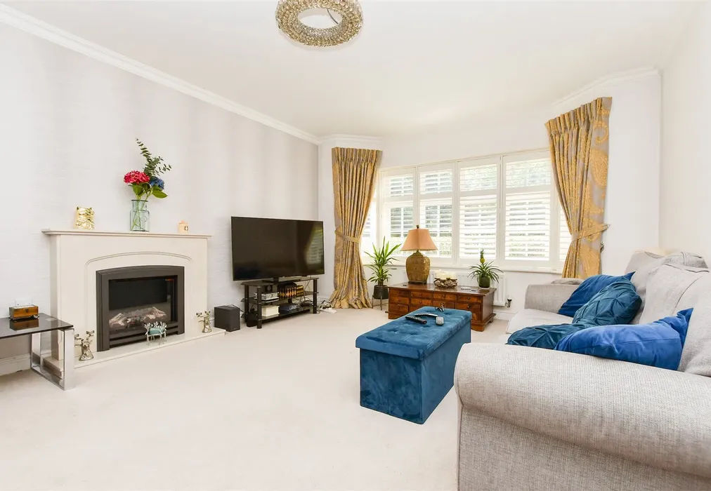 Lounge - The Furrows, Crawley Down, West Sussex - Wards of Kent