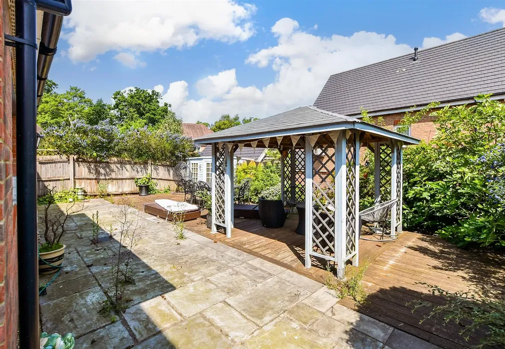 Rear Garden - The Furrows, Crawley Down, West Sussex - Wards of Kent