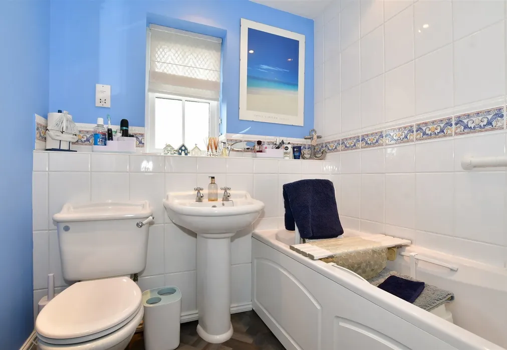 Bathroom - Island Way East, St Mary's Island, Chatham, Kent - Wards of Kent