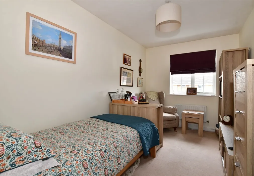 Bedroom 2 - Island Way East, St Mary's Island, Chatham, Kent - Wards of Kent