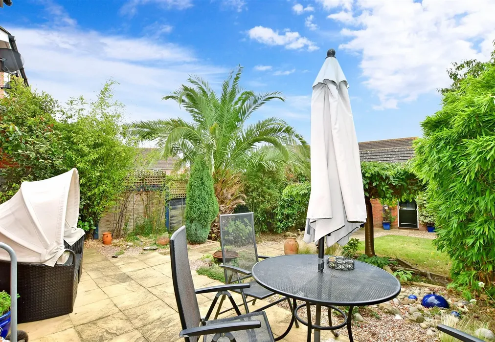 Rear Garden - Island Way East, St Mary's Island, Chatham, Kent - Wards of Kent