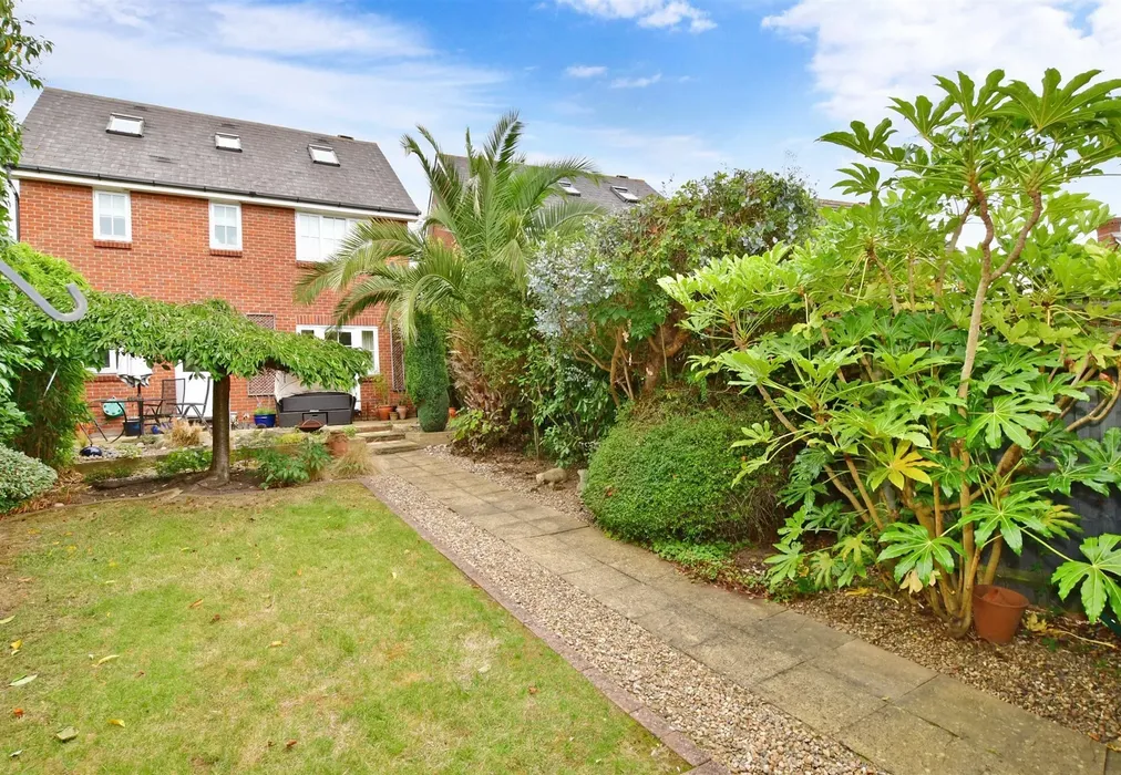 Rear Garden - Island Way East, St Mary's Island, Chatham, Kent - Wards of Kent