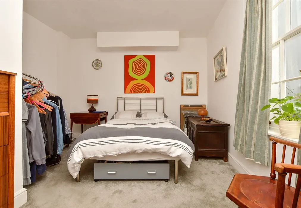 Bedroom 1 - Kent Terrace, Ramsgate, Kent - Wards of Kent