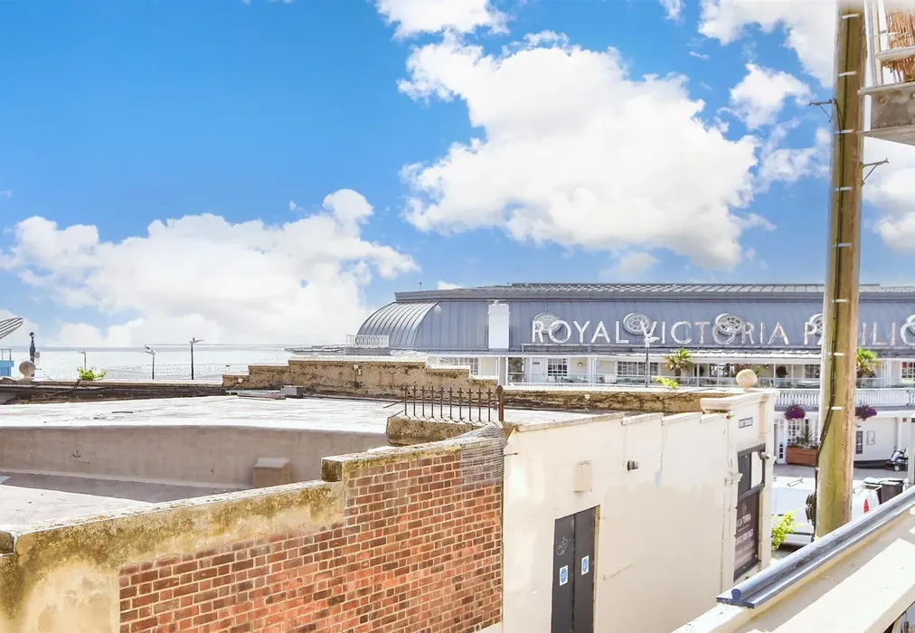 Views To Front - Kent Terrace, Ramsgate, Kent - Wards of Kent