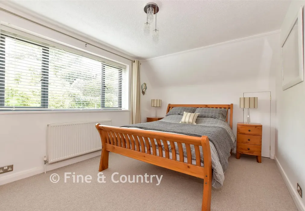 Bedroom 2 - Madeira Vale, Ventnor, Isle of Wight - Wards of Kent