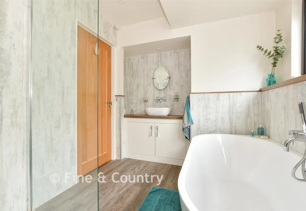 Bathroom - Madeira Vale, Ventnor, Isle of Wight - Wards of Kent