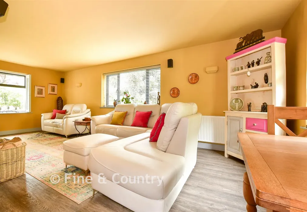 Sitting Room - Madeira Vale, Ventnor, Isle of Wight - Wards of Kent