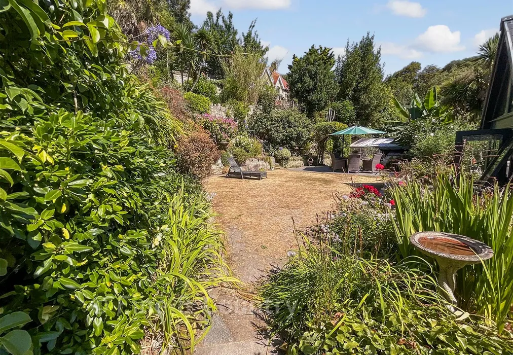 Garden* - Madeira Vale, Ventnor, Isle of Wight - Wards of Kent
