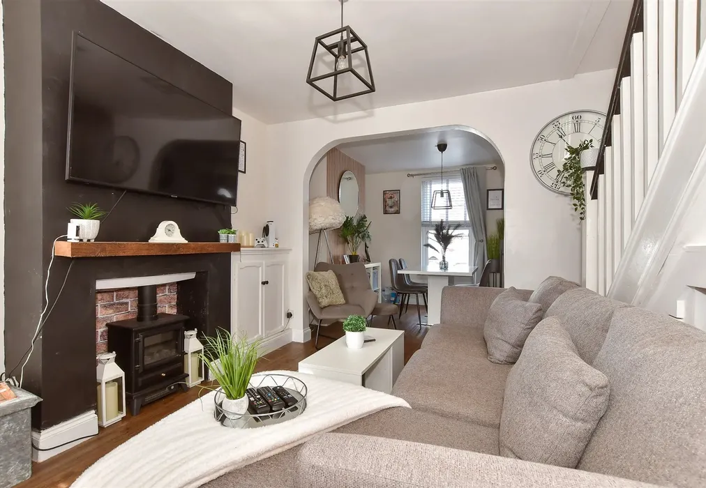 Lounge - St. Richard's Road, Deal, Kent - Wards of Kent