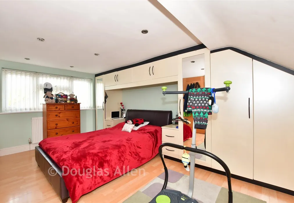 Loft Room A - Chadwell Heath Lane, Chadwell Heath, Essex - Wards of Kent