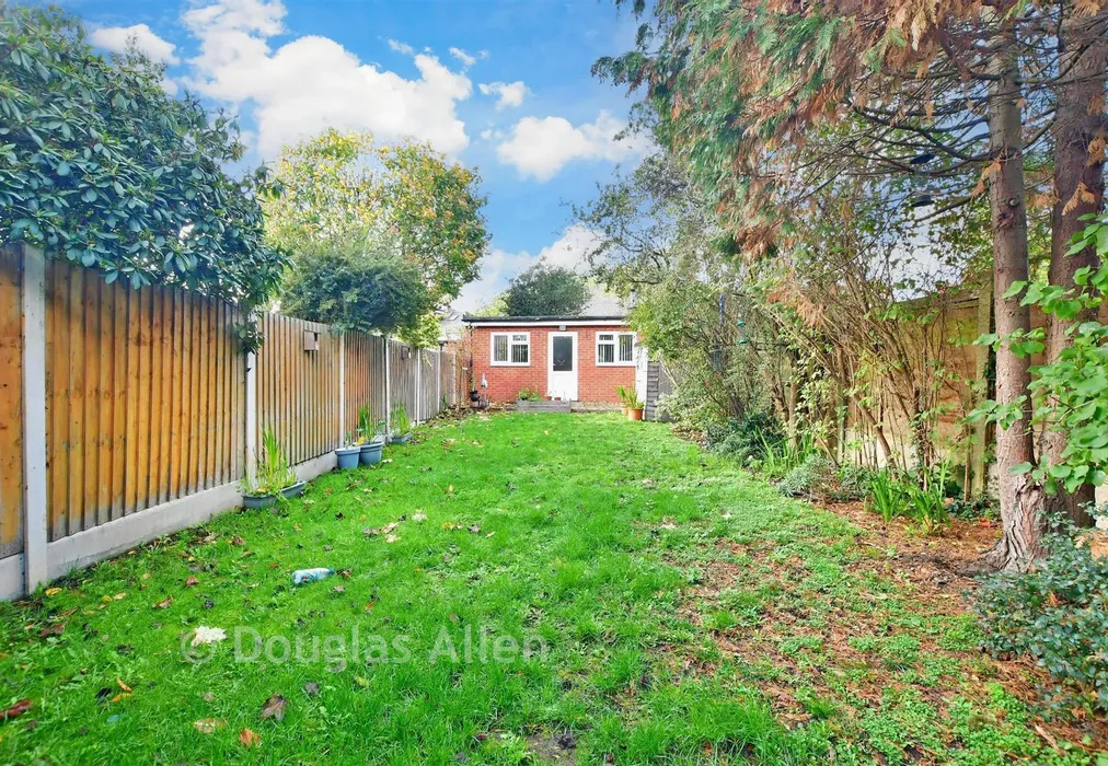 Rear Garden A - Chadwell Heath Lane, Chadwell Heath, Essex - Wards of Kent