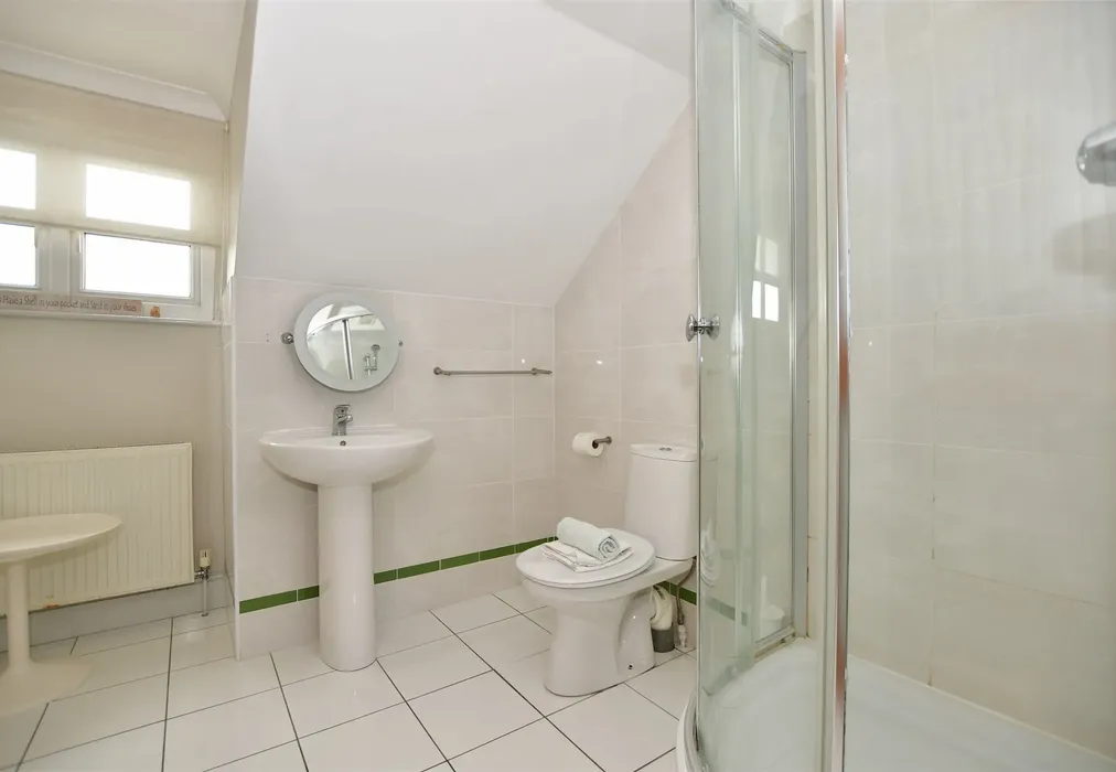 En-Suite Shower Room - Fife Court, Cowes, Isle of Wight - Wards of Kent