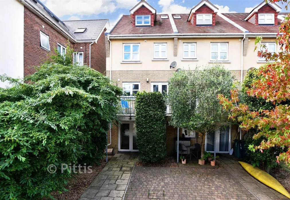 External (Web) - Fife Court, Cowes, Isle of Wight - Wards of Kent