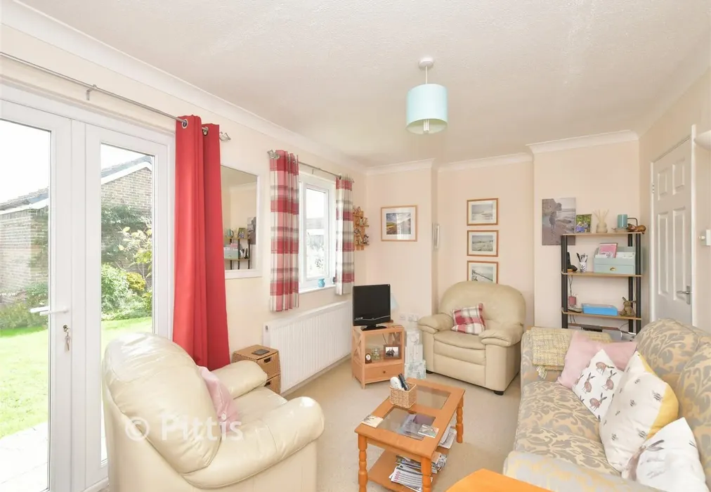 Lounge - Scotts Close, Shalfleet, Newport, Isle of Wight - Wards of Kent