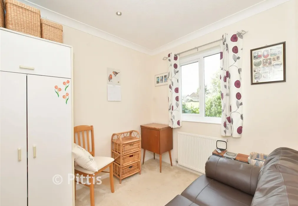 Bedroom 2 - Scotts Close, Shalfleet, Newport, Isle of Wight - Wards of Kent