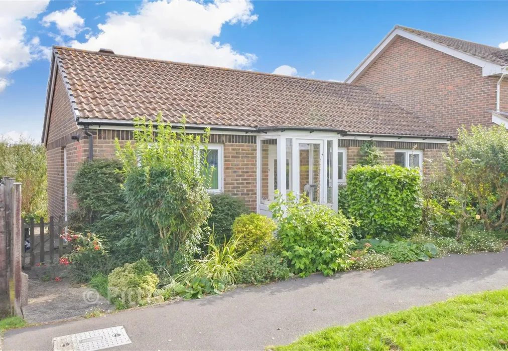External (Web) - Scotts Close, Shalfleet, Newport, Isle of Wight - Wards of Kent
