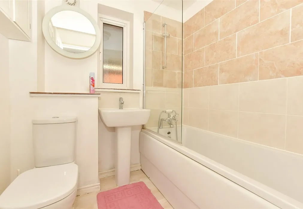 Bathroom - Bishop Close, Margate, Kent - Wards of Kent