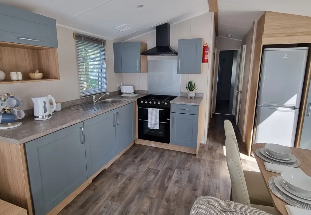Kitchen - Bluebell Park, Emms Lane, Brooks Green, Horsham, West Sussex - Wards of Kent