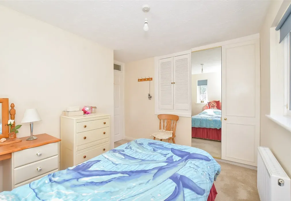 Bedroom 2 - The Parchment, Havant, Hampshire - Wards of Kent