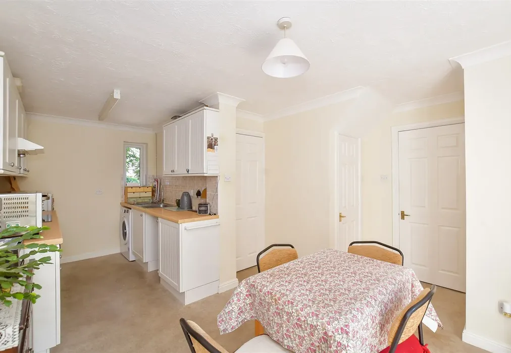 Dining Area - The Parchment, Havant, Hampshire - Wards of Kent