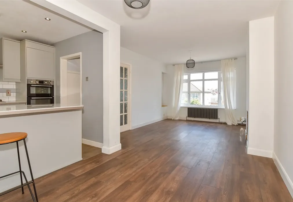 Lounge/Diner - Ingle Road, Chatham, Kent - Wards of Kent