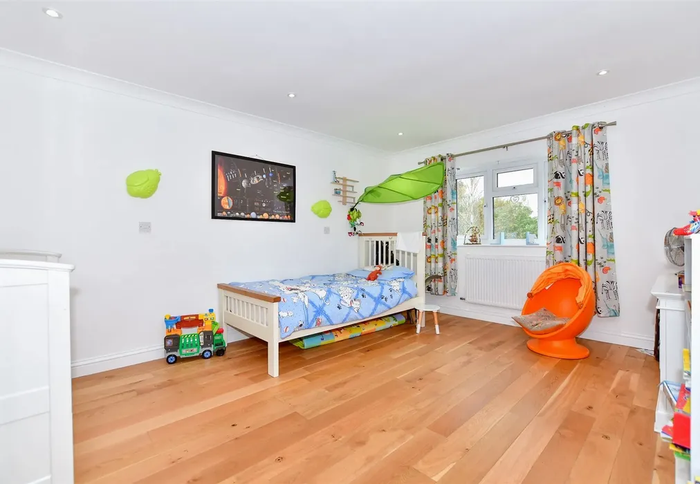 Bedroom 2 - The Street, Ulcombe, Maidstone, Kent - Wards of Kent