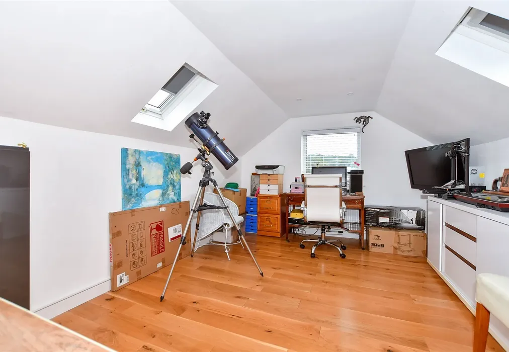 Bedroom 5 - The Street, Ulcombe, Maidstone, Kent - Wards of Kent