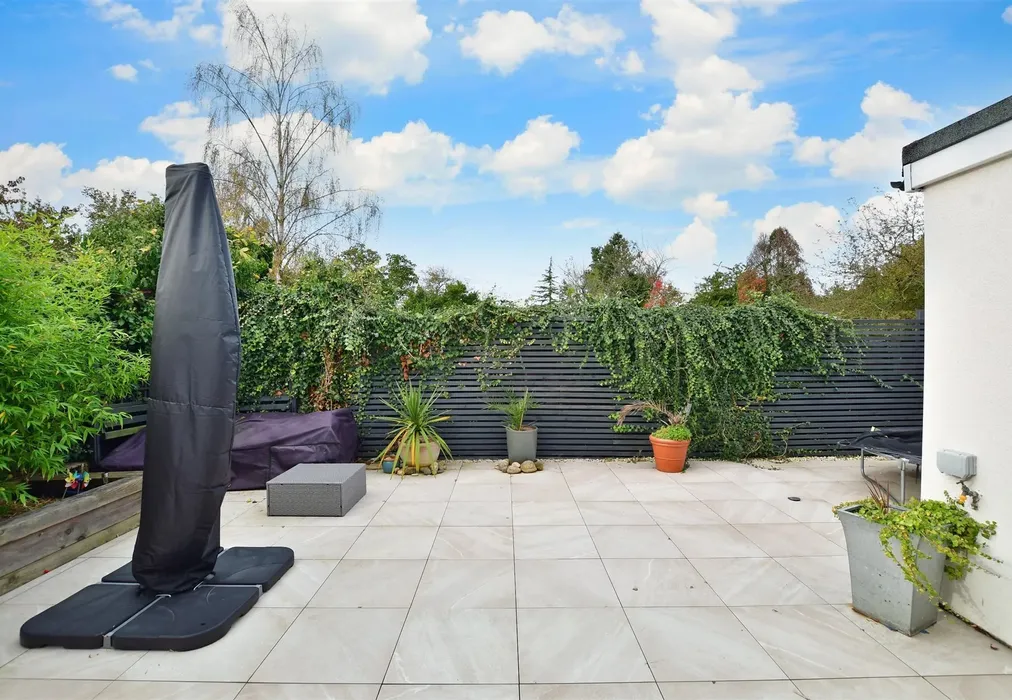 Rear Garden - The Street, Ulcombe, Maidstone, Kent - Wards of Kent