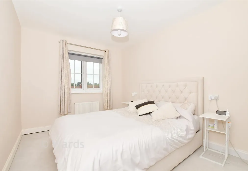 Bedroom 1 - Passmore Way, Tovil, Maidstone, Kent - Wards of Kent