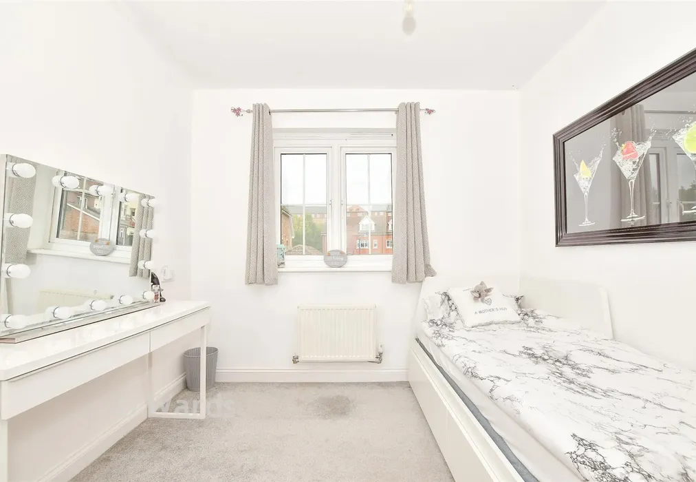 Bedroom 2 - Passmore Way, Tovil, Maidstone, Kent - Wards of Kent