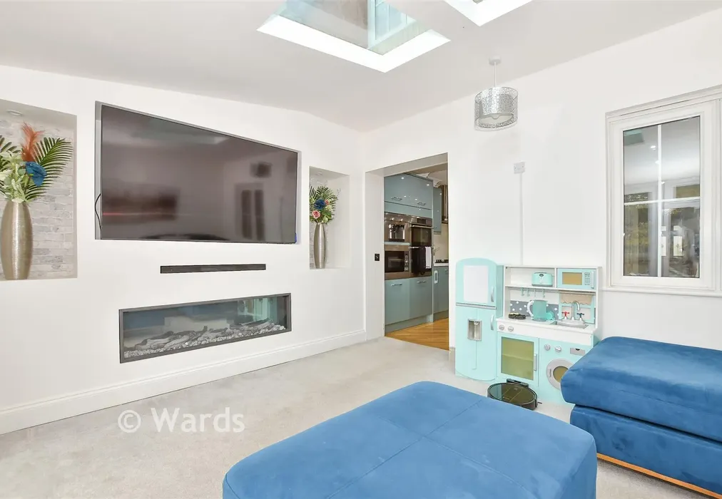 Lounge - Passmore Way, Tovil, Maidstone, Kent - Wards of Kent