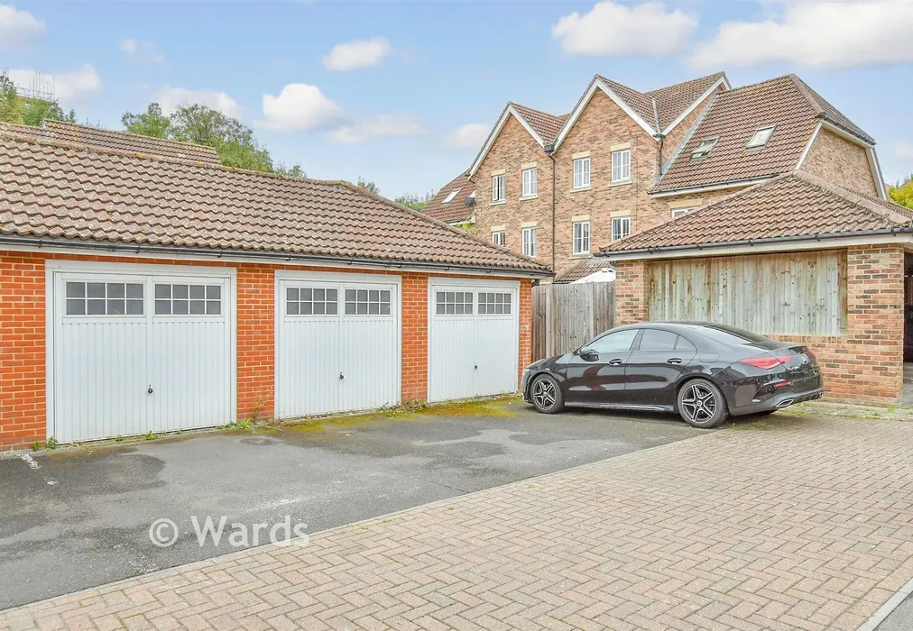 Garage - Passmore Way, Tovil, Maidstone, Kent - Wards of Kent