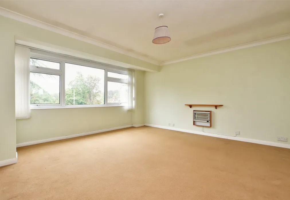 Lounge - Oakfield Drive, Reigate, Surrey - Wards of Kent