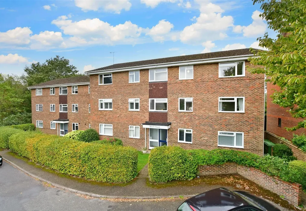 External (Web) - Oakfield Drive, Reigate, Surrey - Wards of Kent