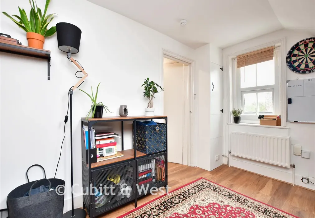 Living Area X - Holmesdale Road, Reigate, Surrey - Wards of Kent