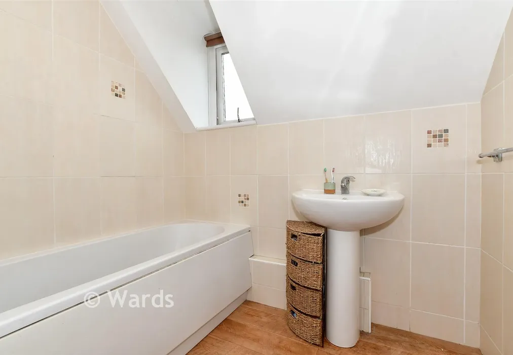 Bathroom - Peter Street, Deal, Kent - Wards of Kent