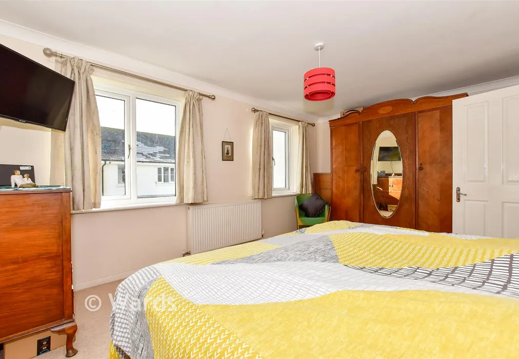 Bedroom 1 - Peter Street, Deal, Kent - Wards of Kent
